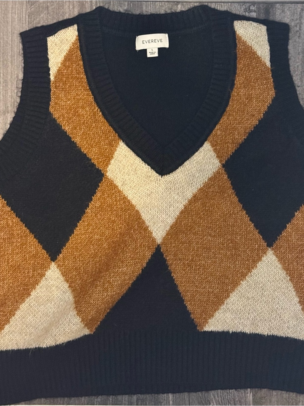 Evereve Women’s Black, Tan and Cream Argyle V-Neck Sweater Vest